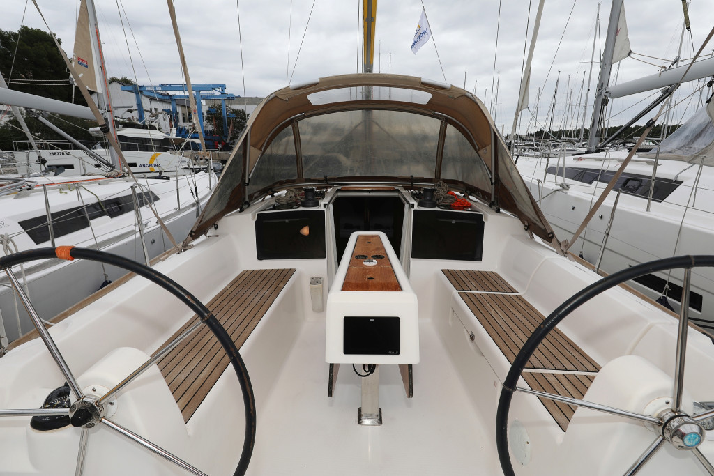 Yacht DUFOUR - 350 Grand Large "Feniks"