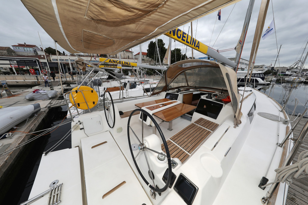 Yacht DUFOUR - 350 Grand Large "Feniks"