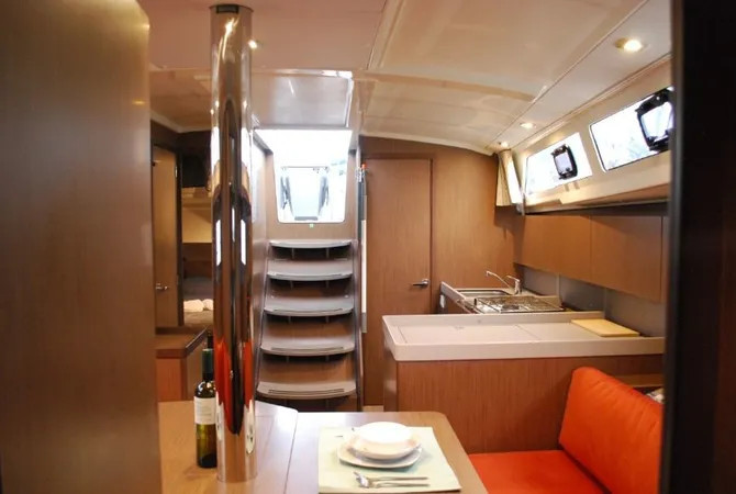 Yacht BENETEAU - Oceanis 41.1 "Alma"