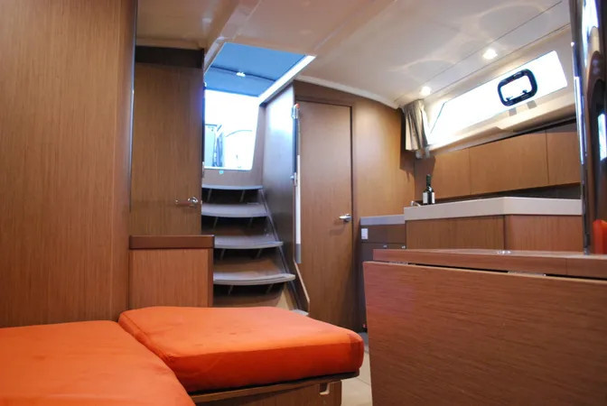 Yacht BENETEAU - Oceanis 41.1 "Alma"