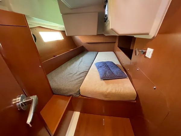 Yacht BENETEAU - Oceanis 41.1 "Black Lion"