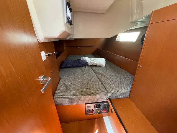 Yacht BENETEAU - Oceanis 41.1 "Black Lion"