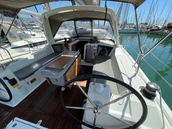 Yacht BENETEAU - Oceanis 41.1 "Black Lion"
