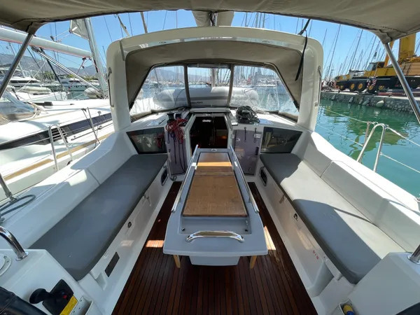 Yacht BENETEAU - Oceanis 41.1 "Black Lion"