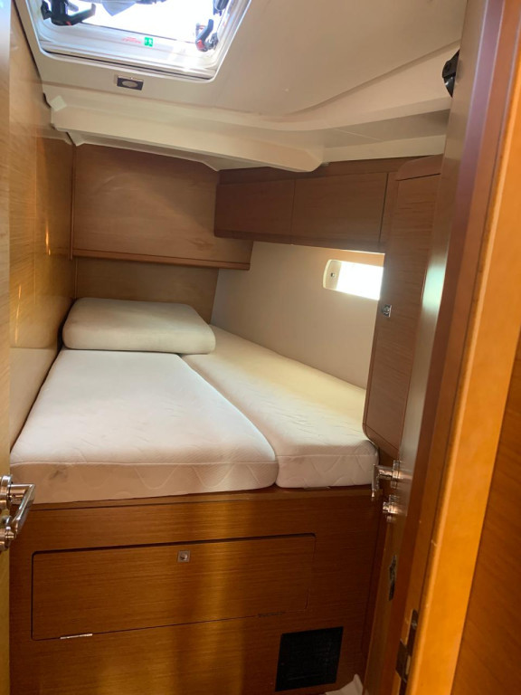 Yacht JEANNEAU - Sun Odyssey 519 "Aquaholic"