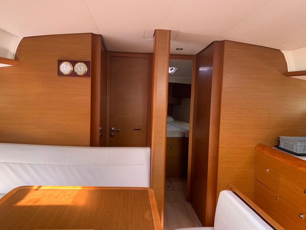 Yacht JEANNEAU - Sun Odyssey 519 "Aquaholic"