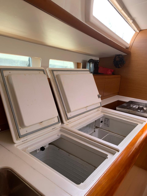 Yacht JEANNEAU - Sun Odyssey 519 "Aquaholic"