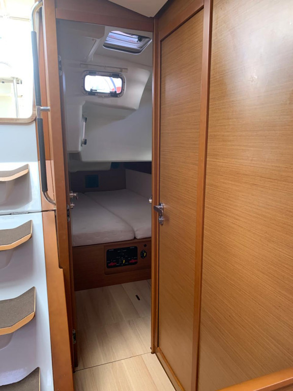 Yacht JEANNEAU - Sun Odyssey 519 "Aquaholic"