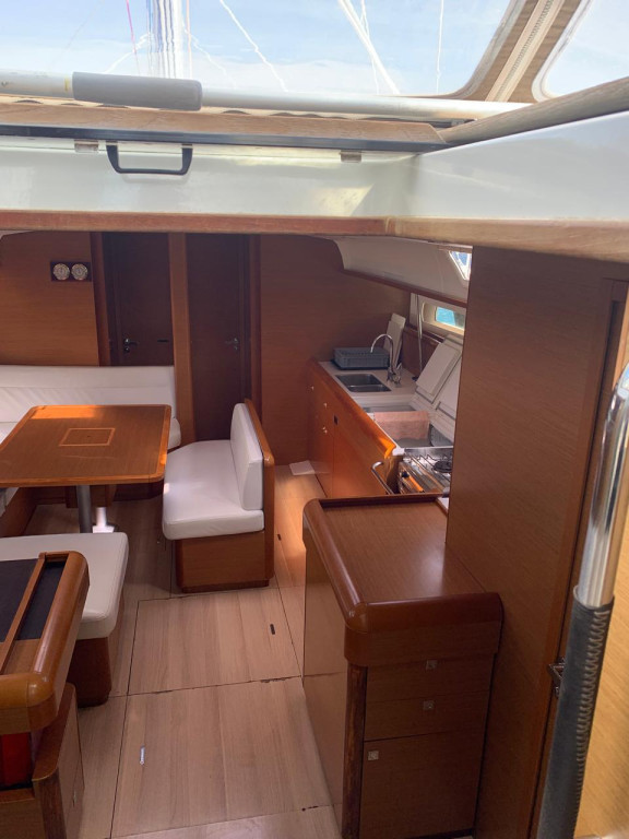 Yacht JEANNEAU - Sun Odyssey 519 "Aquaholic"