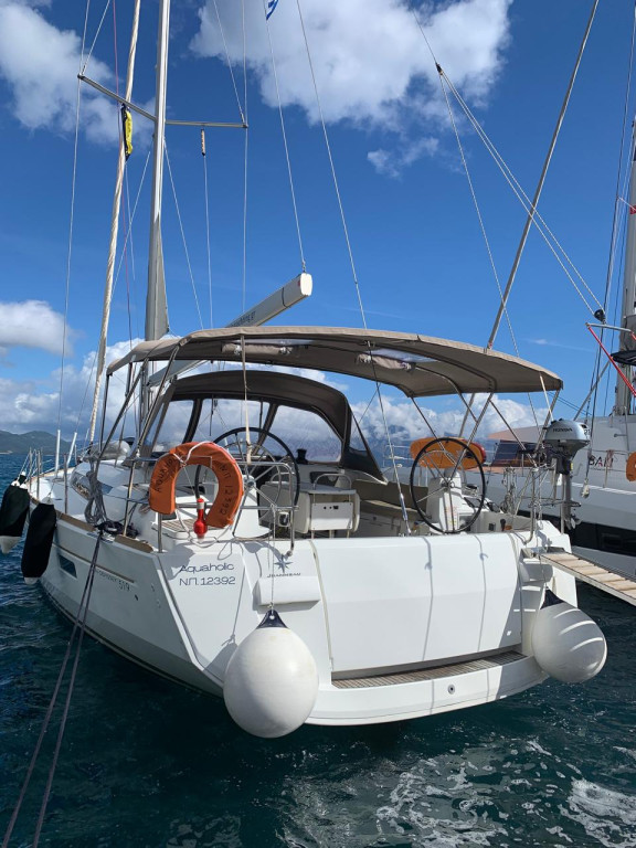 Yacht JEANNEAU - Sun Odyssey 519 "Aquaholic"