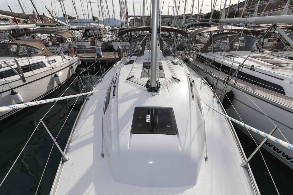 Yacht BAVARIA - Cruiser 37 Style "Pura Vida"