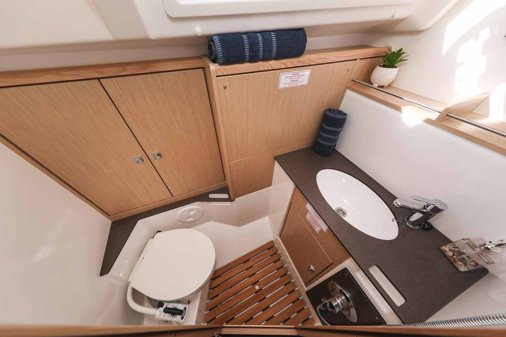 Yacht BAVARIA - Cruiser 37 Style "Pura Vida"