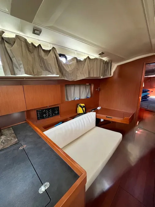 Yacht BENETEAU - Oceanis 41.1 "Illusion"