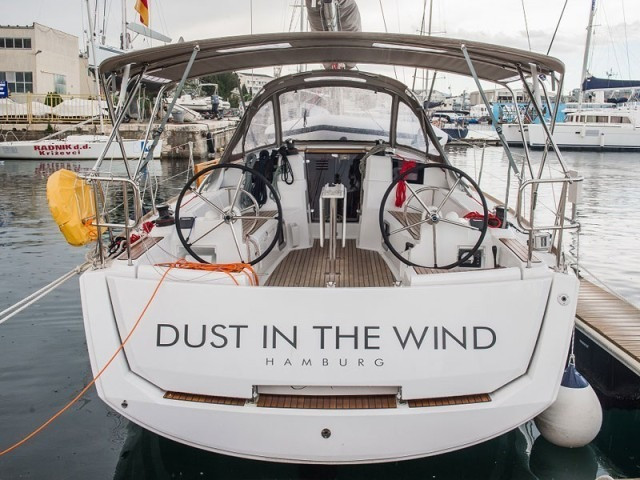 Yacht JEANNEAU - Sun Odyssey 389 "Dust in the Wind"