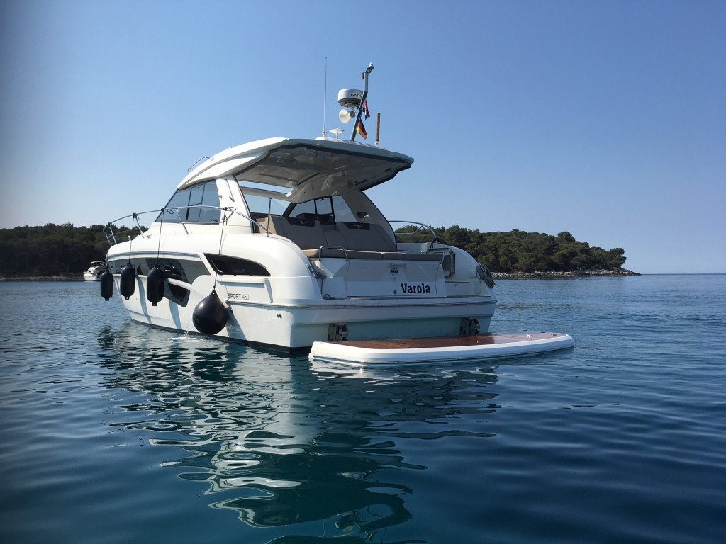 Yacht BAVARIA - S45 HT "Varola"