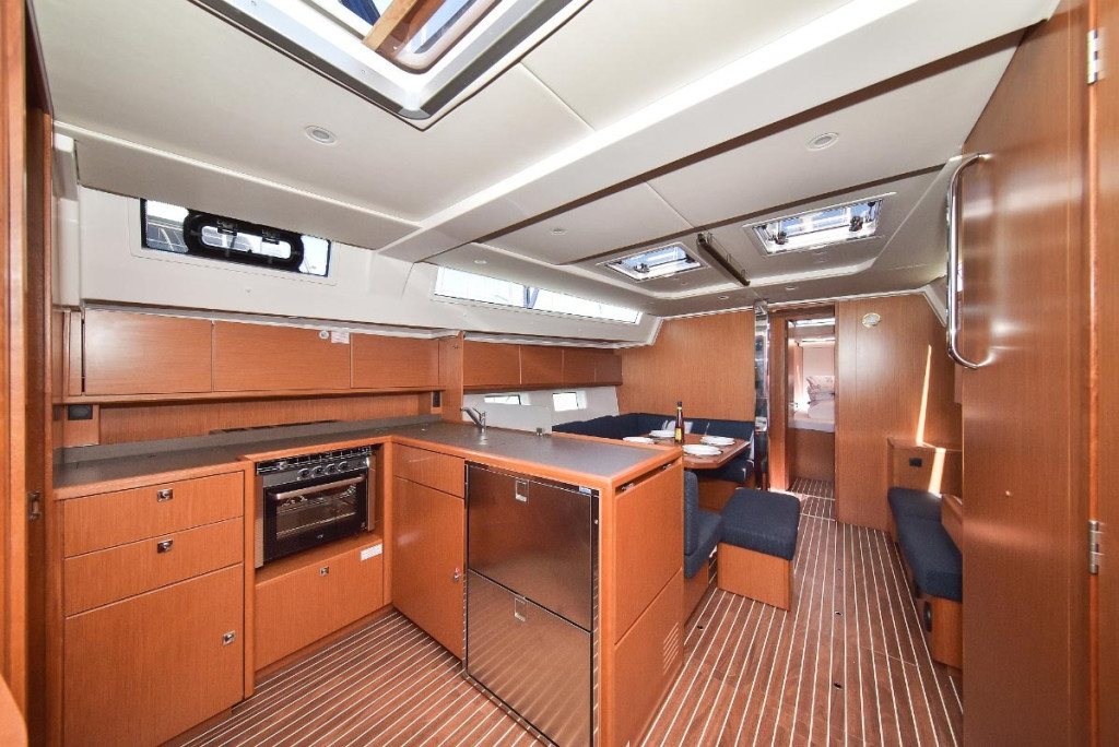 Yacht BAVARIA - Cruiser 45 "Nadine"