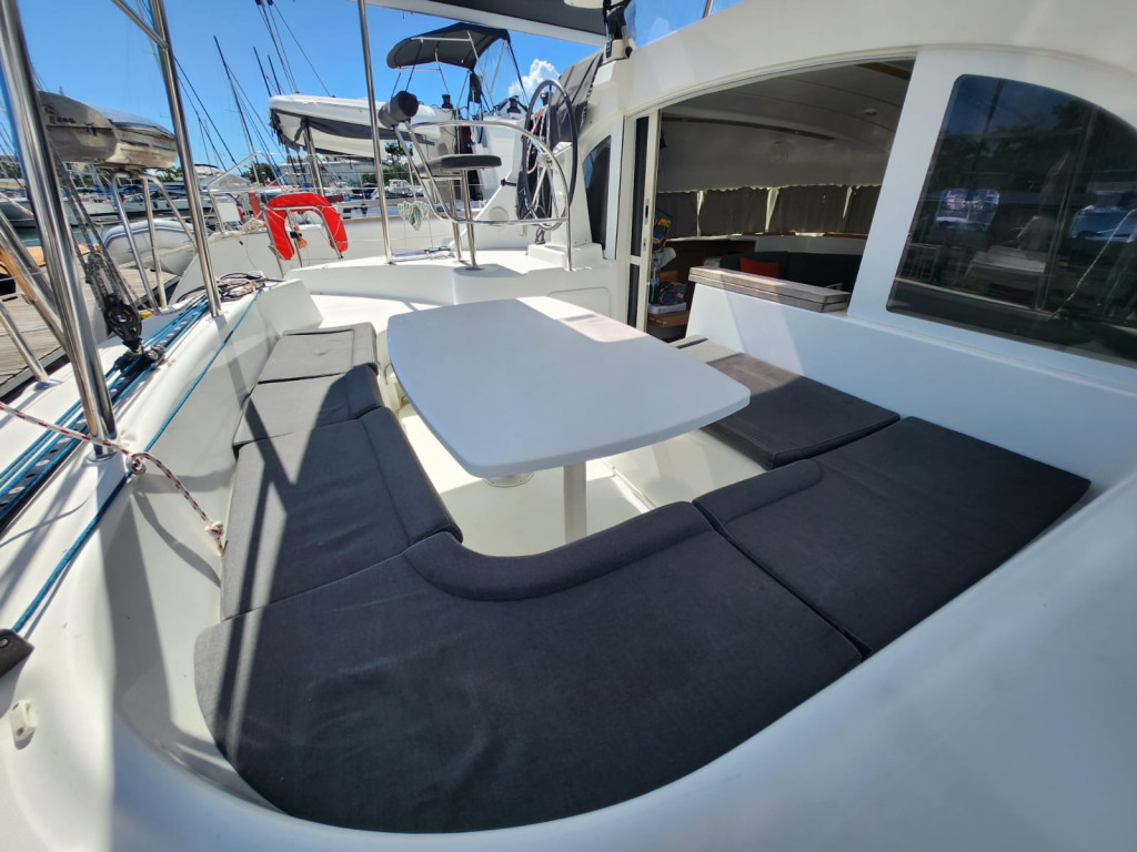 Yacht LAGOON - 380 "Aride"