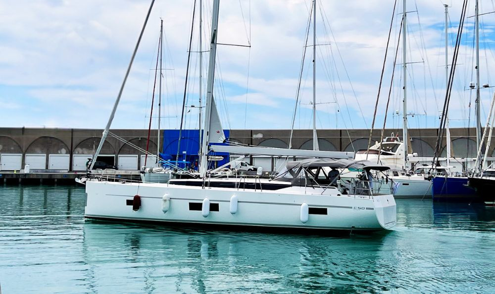 Yacht BAVARIA - C50 "MALENA"