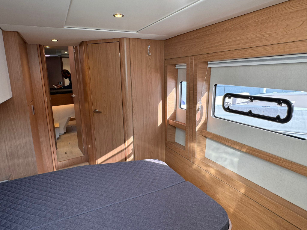 Yacht CATANA - Bali 4.8 "Silver Dolphin"