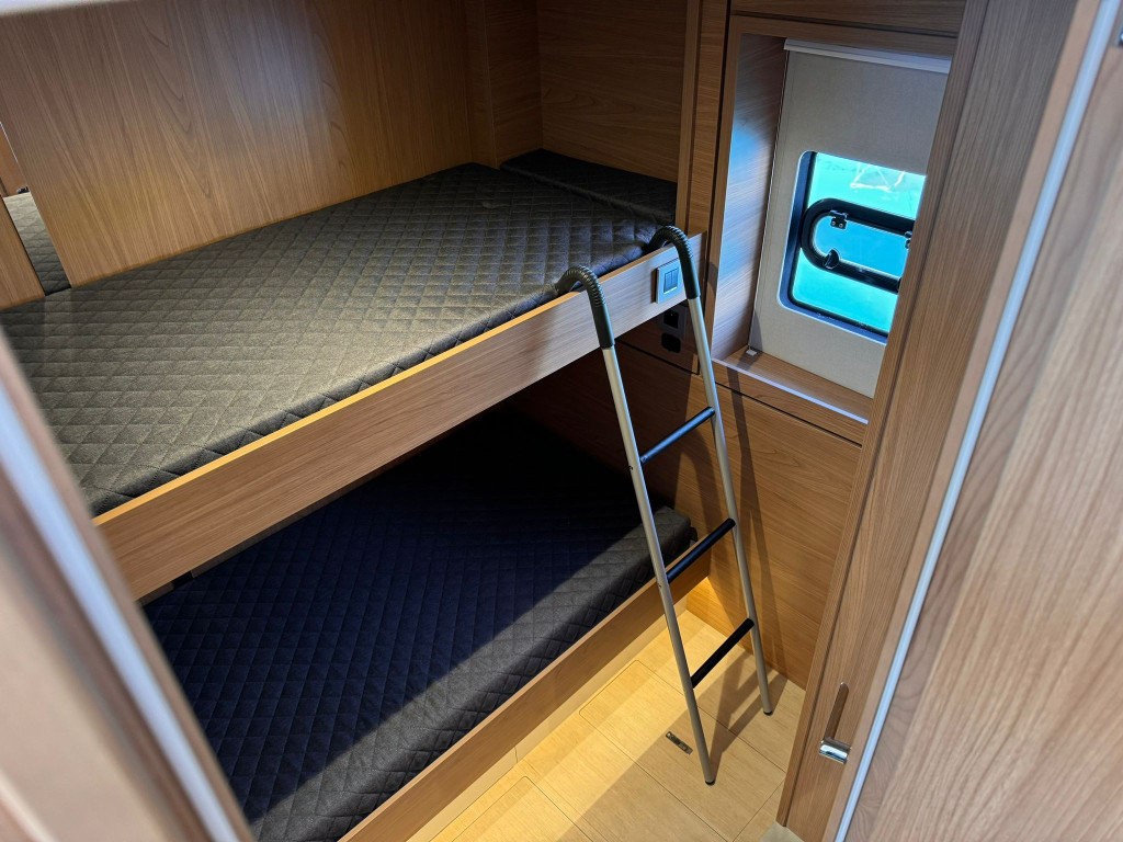 Yacht CATANA - Bali 4.8 "Silver Dolphin"