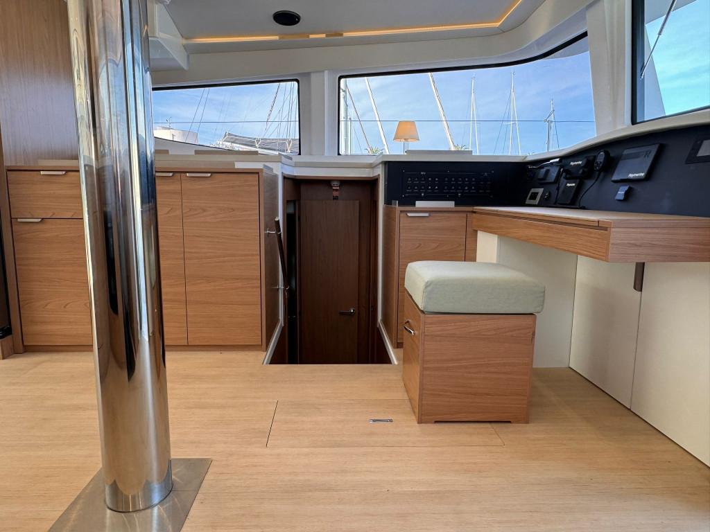 Yacht CATANA - Bali 4.8 "Silver Dolphin"