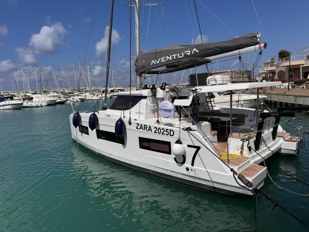 Yacht AVENTURA - 37 "Zarah"