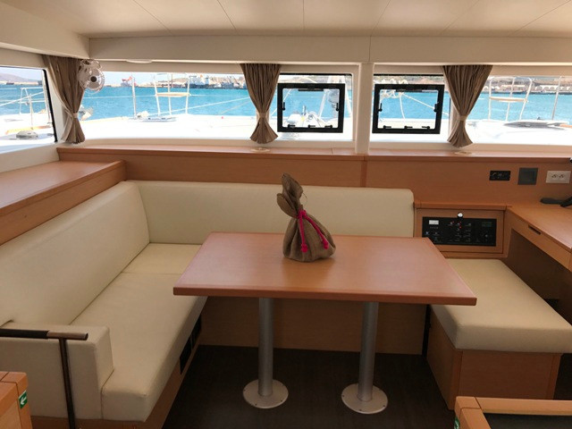 Yacht LAGOON - 400 S2 "Tulip"