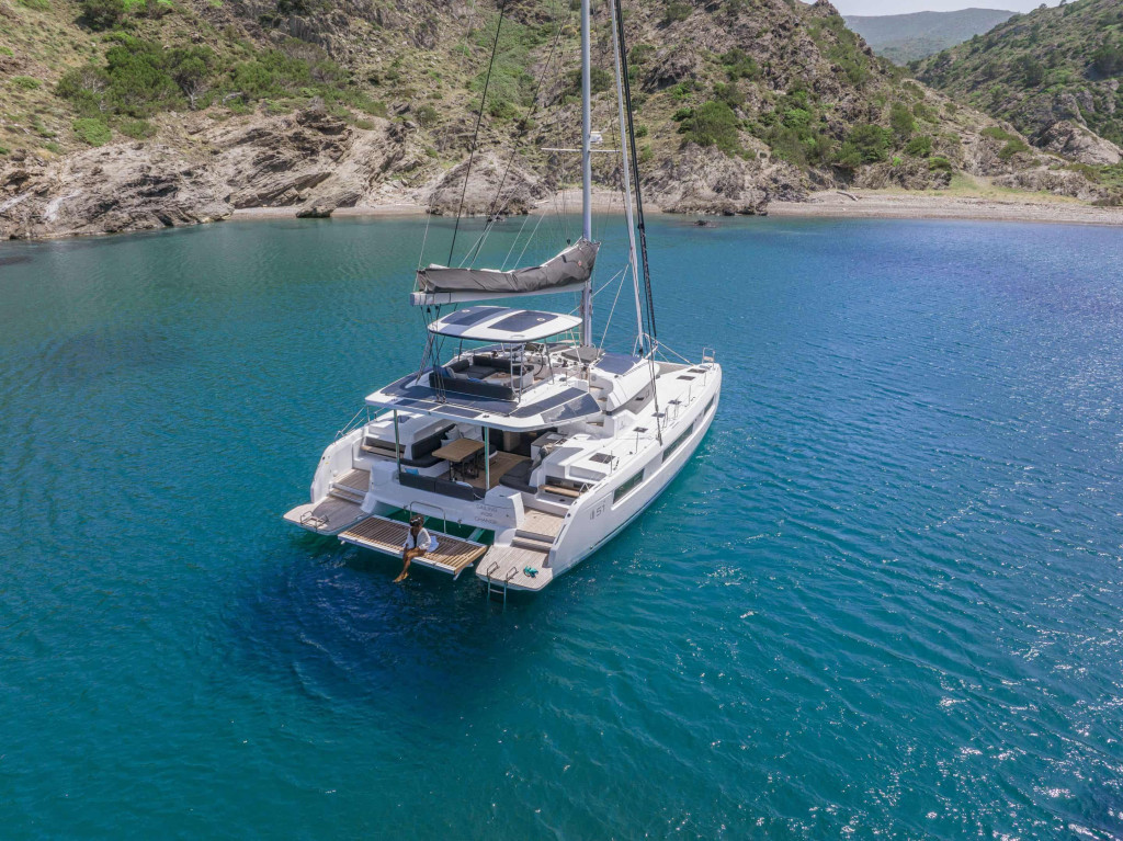 Yacht LAGOON - 51 "Mythos"