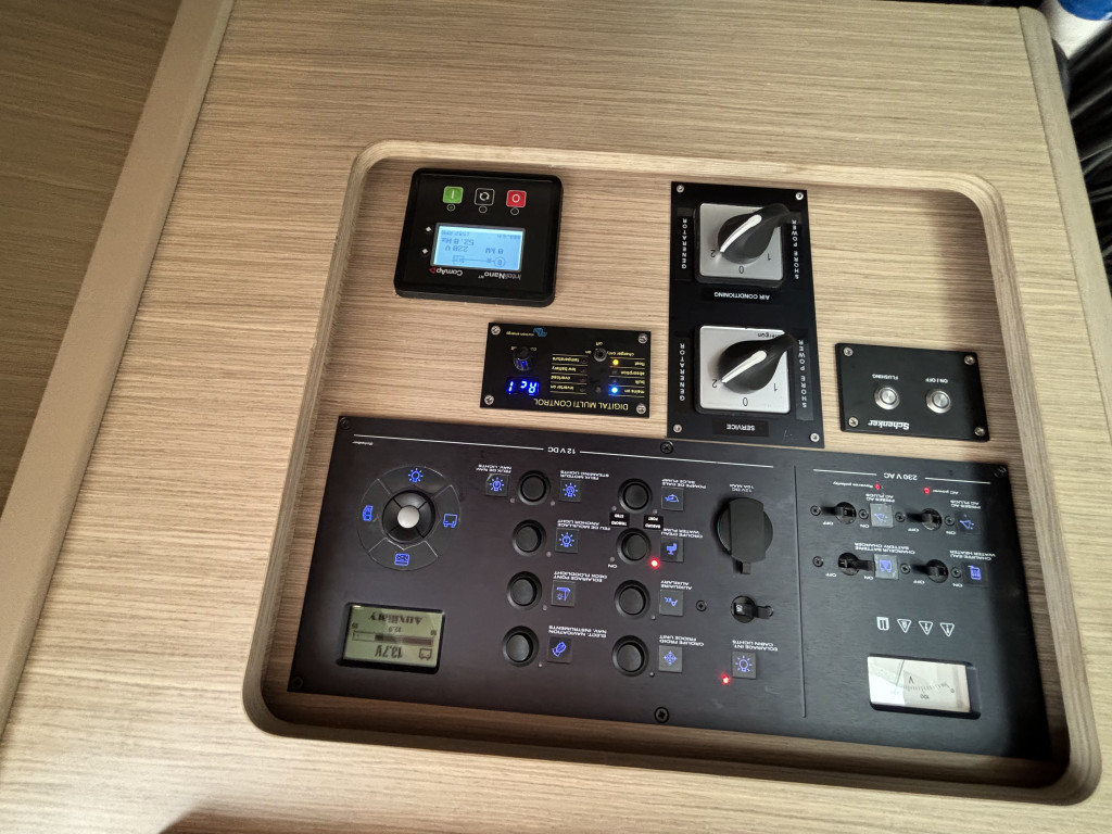 Yacht LAGOON - 42 "Victoria"