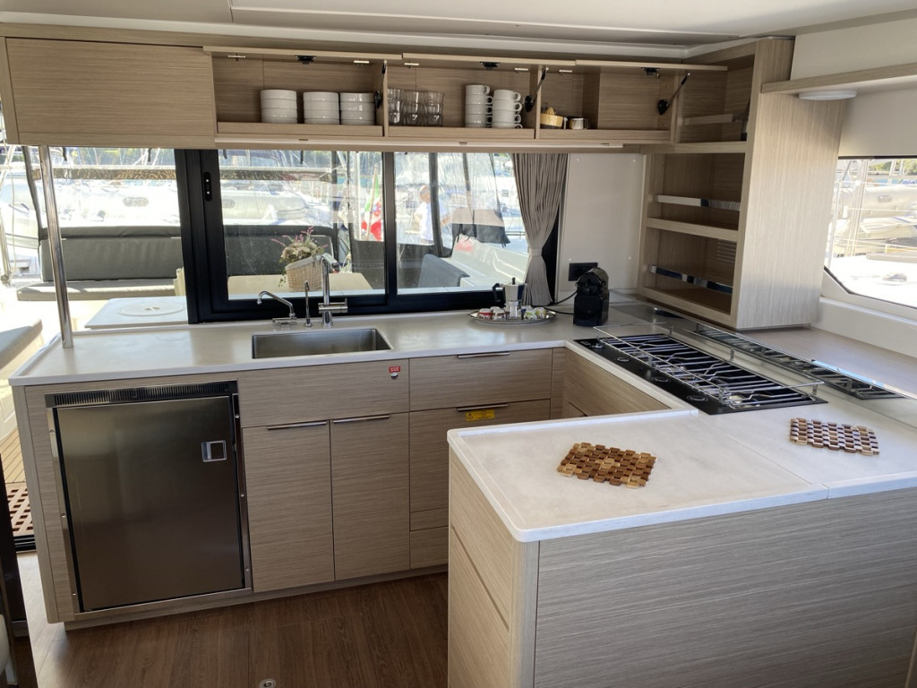 Yacht LAGOON - 46 "Hercules"