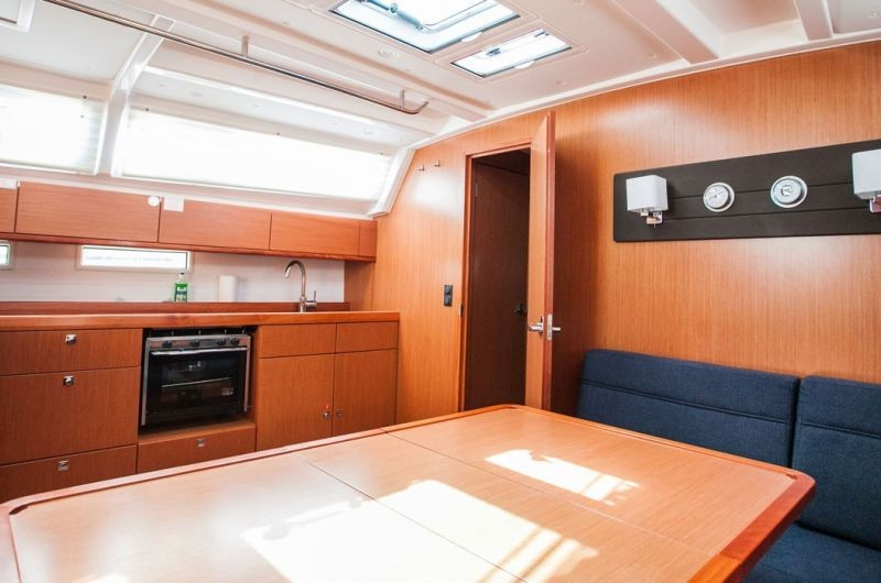 Yacht BAVARIA - Cruiser 46 "Lovro"