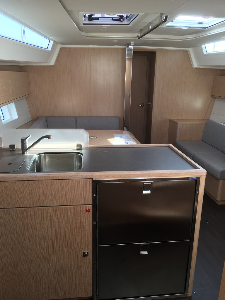 Yacht BAVARIA - C45 "Red Horizon"