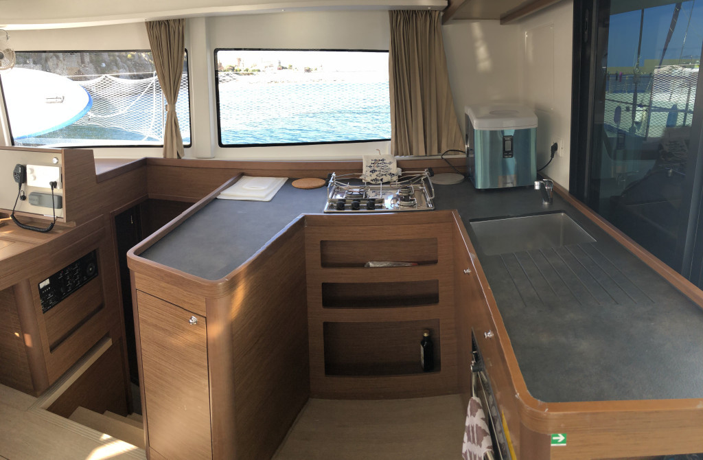 Yacht LAGOON - 42 "Alchemy"