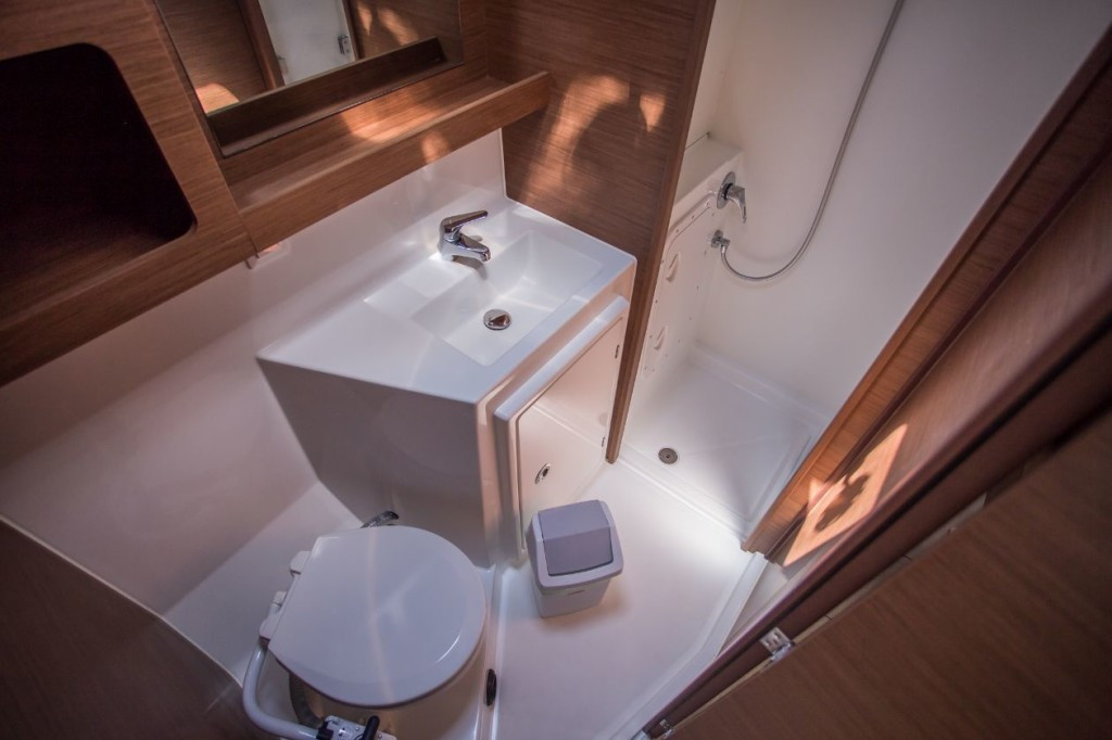 Yacht LAGOON - 42 "Alchemy"