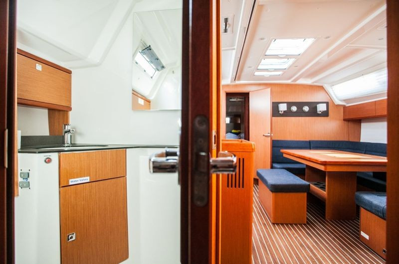 Yacht BAVARIA - Cruiser 46 "Lovro"