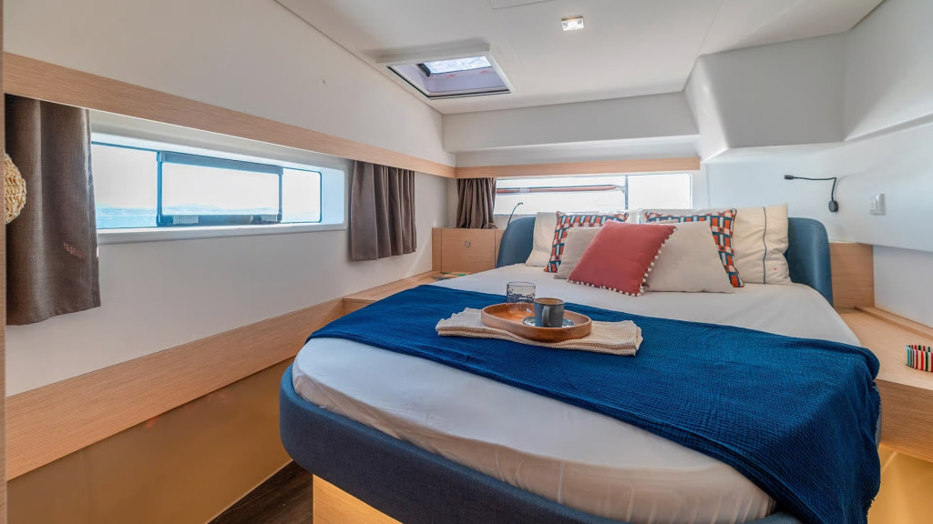 Yacht FOUNTAINE PAJOT - 44 "Agios Paisios"