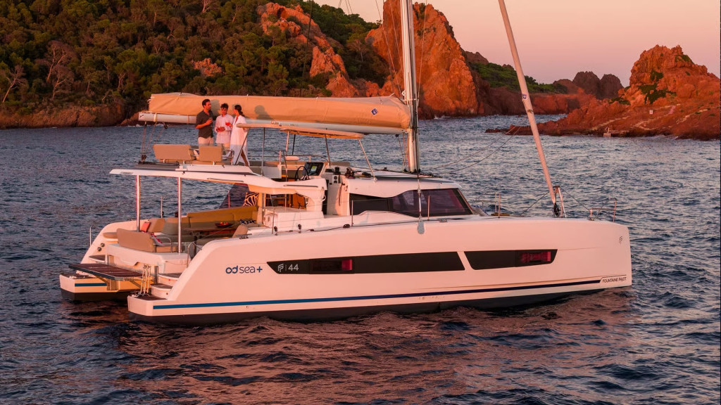Yacht FOUNTAINE PAJOT - 44 "Agios Paisios"