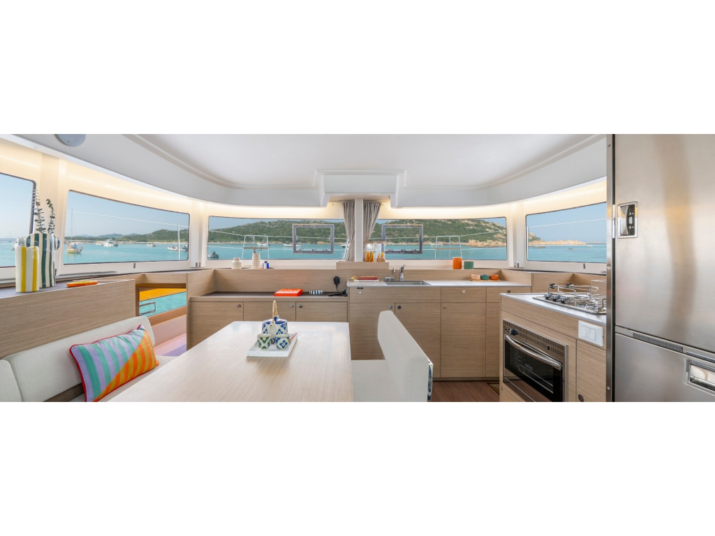 Yacht LAGOON - 38 "Alma Breeze"