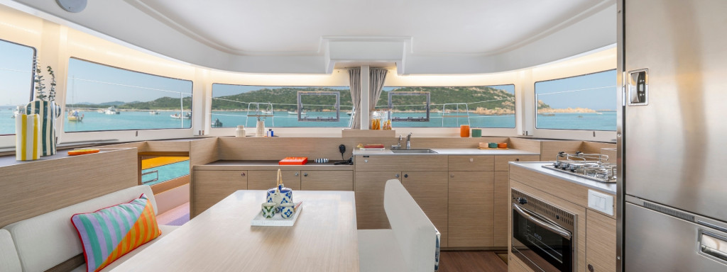 Yacht LAGOON - 38 "Alma Breeze"