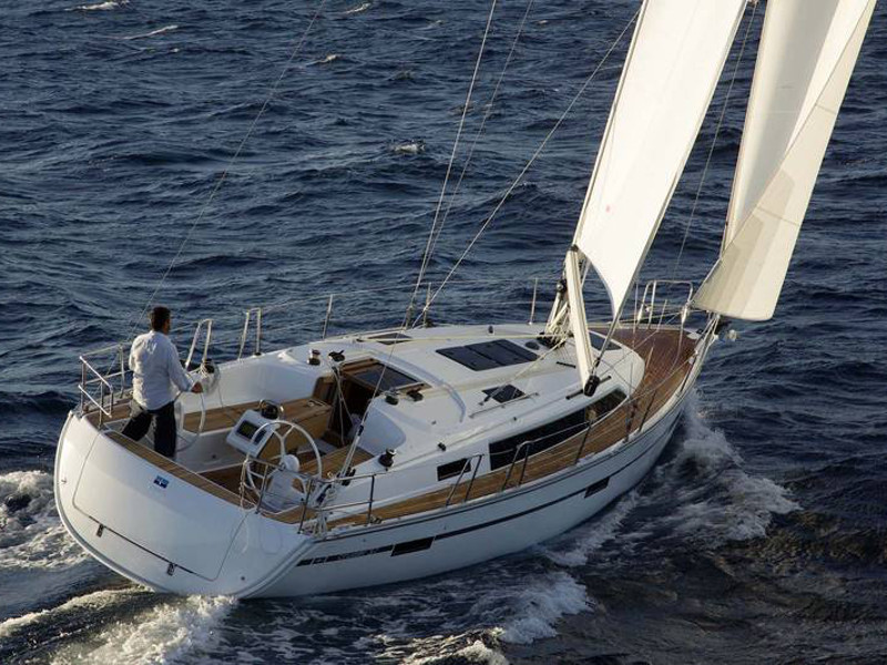 Yacht BAVARIA - Cruiser 37 "Aventura"