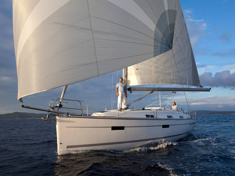 Yacht BAVARIA - Cruiser 37 "Aventura"