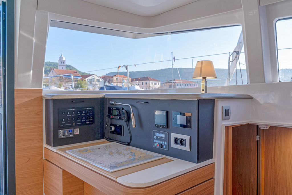 Yacht CATANA - Bali 4.2 "First Spark"