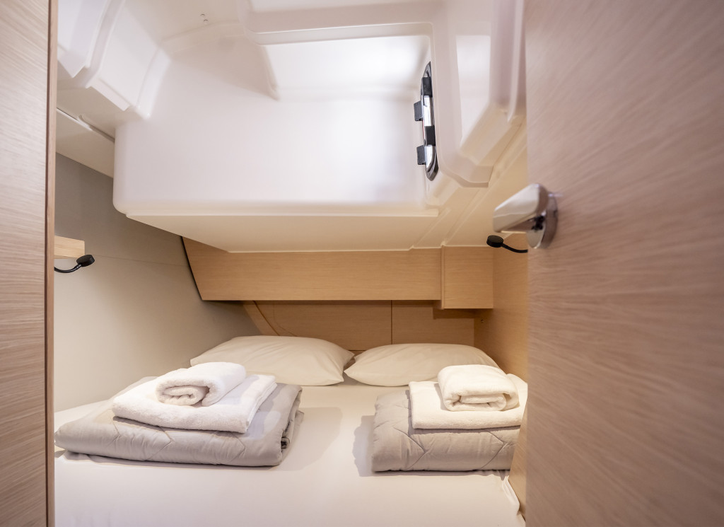 Yacht DUFOUR - 37 "First Laugh"