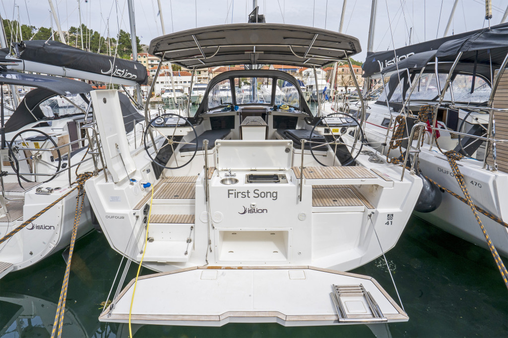 Yacht DUFOUR - 41 "First Song"