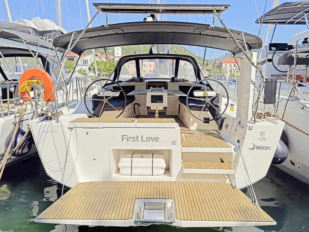 Yacht DUFOUR - 430 Grand Large "First Love"