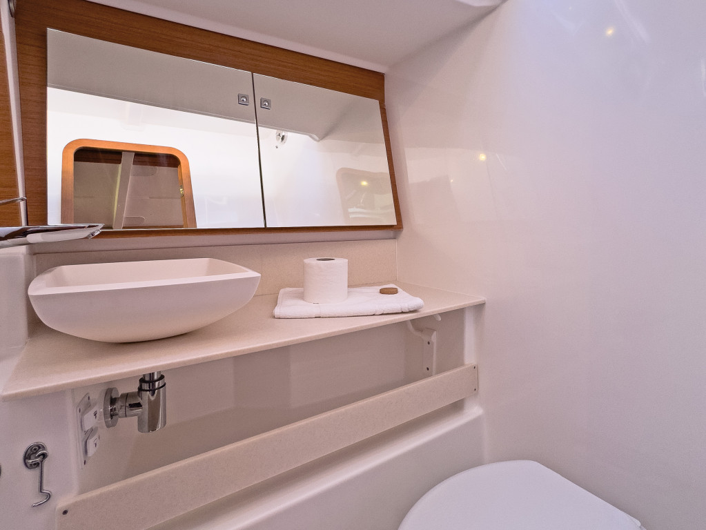 Yacht DUFOUR - 430 Grand Large "First Love"