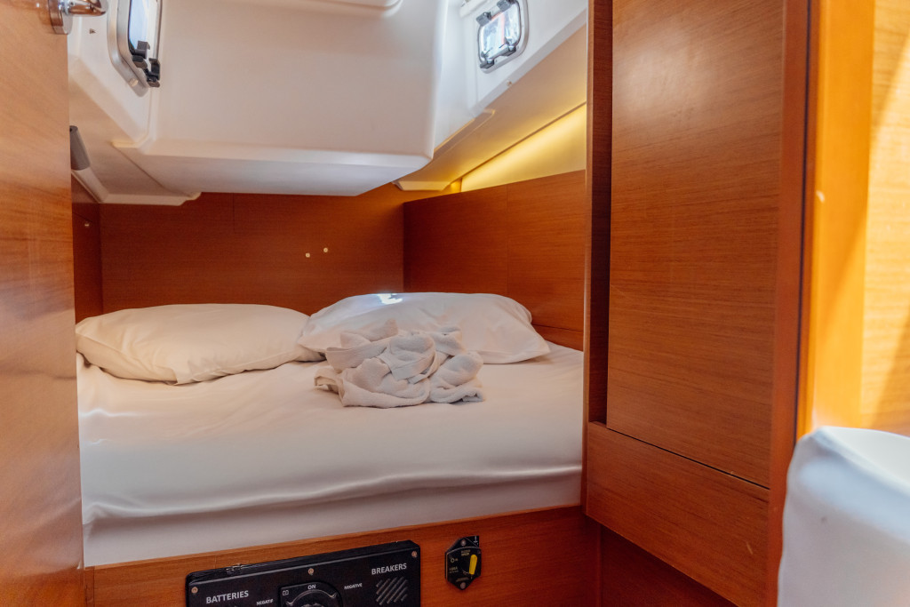 Yacht JEANNEAU - Sun Odyssey 410 "Anassa"