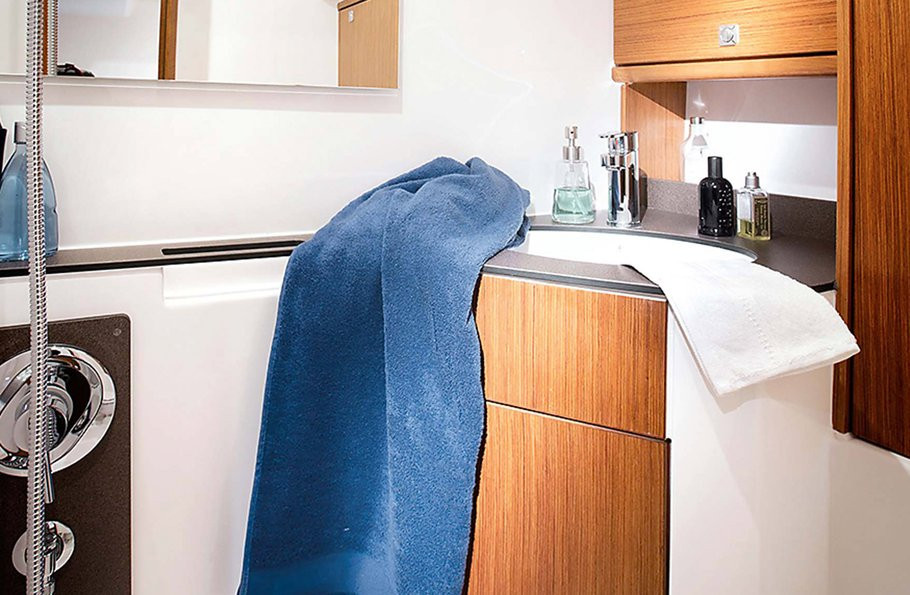 Yacht BAVARIA - Cruiser 46 "Sea Sparkle"