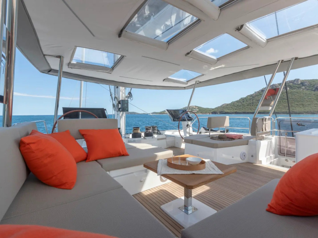 Yacht FOUNTAINE PAJOT - Alegria 67 "Premium +"