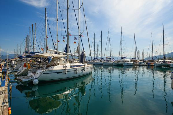 Yacht BAVARIA - Cruiser 37 "Kedi"